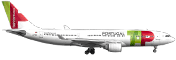 Lateral do Airbus A330-200, pousado. O avião é branco, com o logótipo da TAP Air Portugal no início e no leme do avião. Acima das últimas janelas, lê-se o link flytap.com.